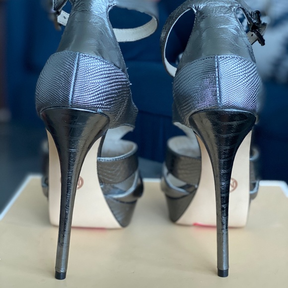 Michael Kors Strappy Heel Gunmetal Size 7 - Picture 3 of 4